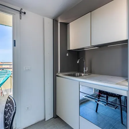 Апартаменты Seaside Loft Марина-ди-Пиза